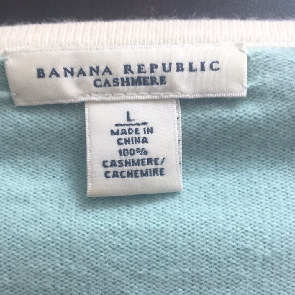 Banana Republic Cashmere Sweater - Picture 2 of 5